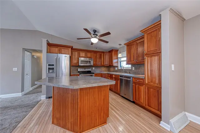 708 Brookshire Dr gallery image 5