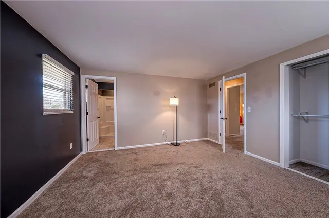 708 Brookshire Dr gallery image 9