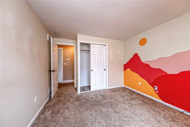 708 Brookshire Dr gallery image 13