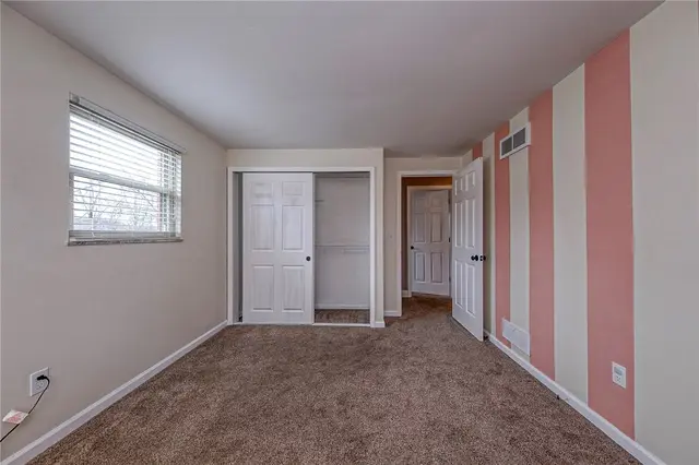 708 Brookshire Dr gallery image 14