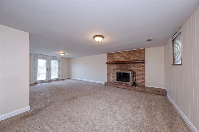 708 Brookshire Dr gallery image 17