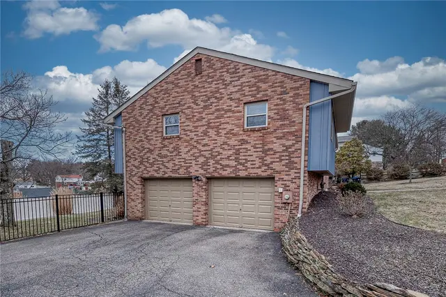 708 Brookshire Dr gallery image 26