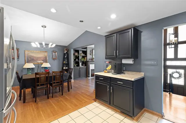 708 Mica Dr gallery image 5