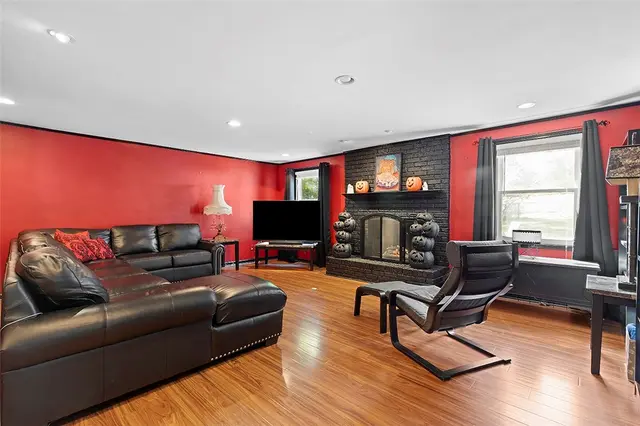 708 Mica Dr gallery image 7