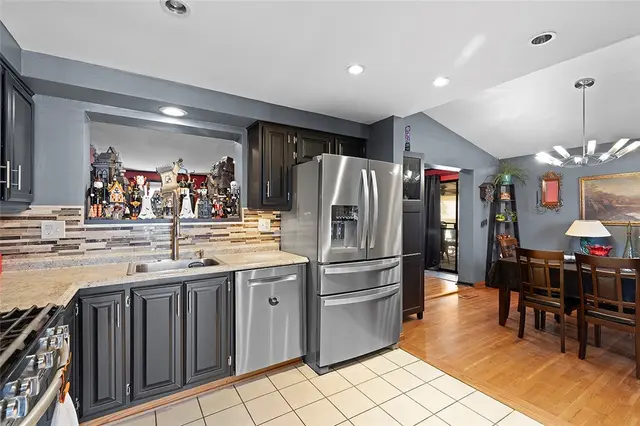 708 Mica Dr gallery image 27