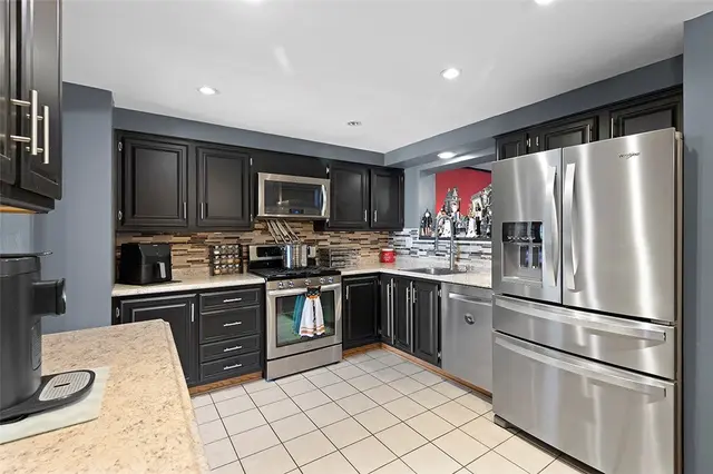 708 Mica Dr gallery image 37