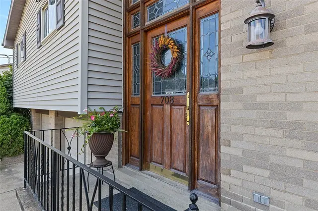 708 Mica Dr gallery image 38