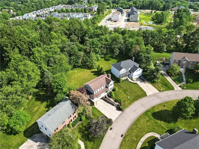 708 Reiser Court gallery image 23