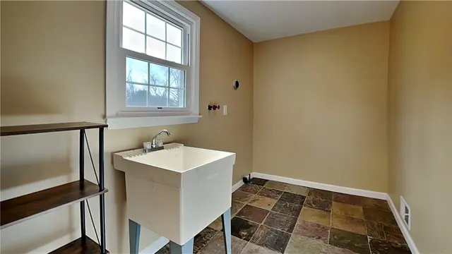 7102 Cresswyck Ct. gallery image 9