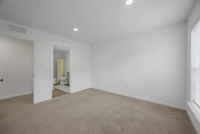 711 England Rd gallery image 6
