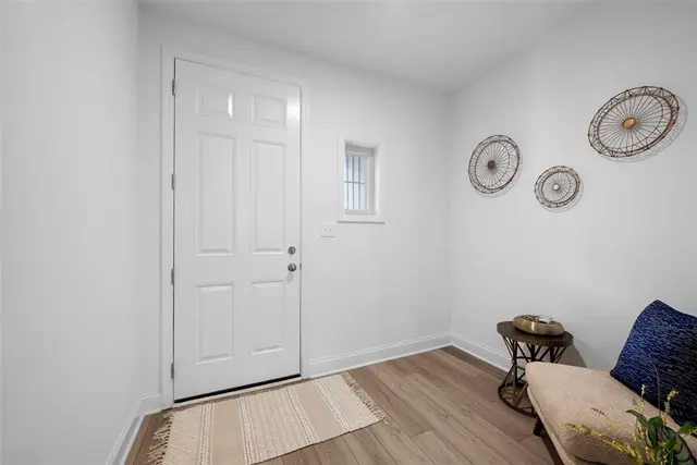 711 England Rd gallery image 11