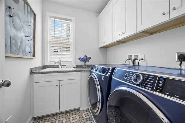 711 Withers Park Dr gallery image 25