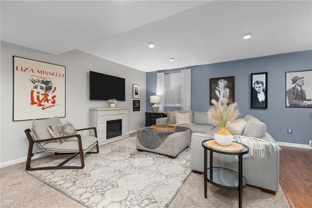 713 Norwegian Spruce Dr gallery image 9