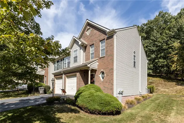 713 Norwegian Spruce Dr gallery image 15