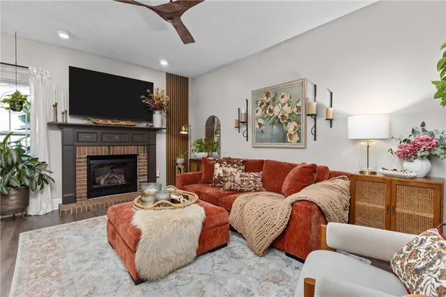 713 Norwegian Spruce Dr gallery image 34