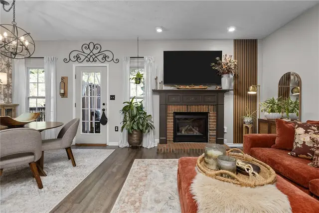 713 Norwegian Spruce Dr gallery image 36