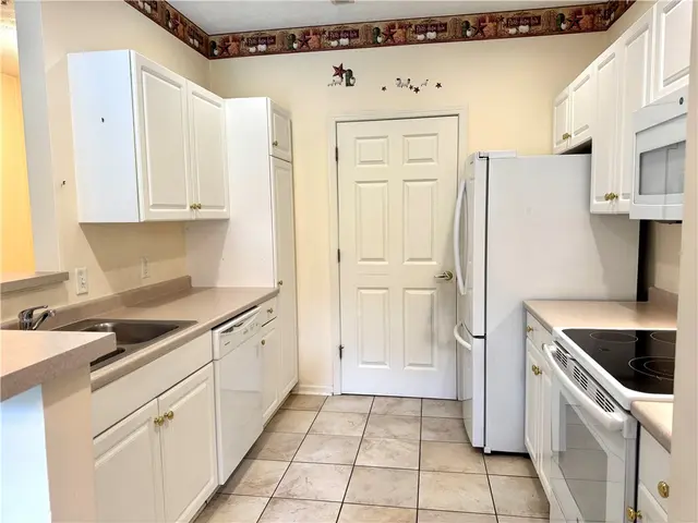 713 Stockton Ridge gallery image 35