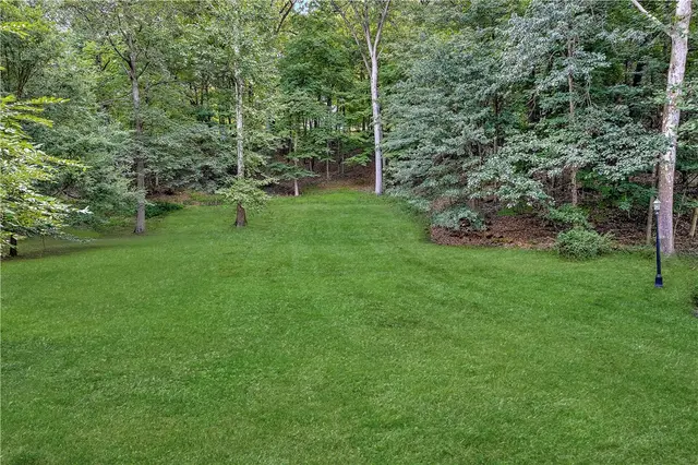 714 Irwin Dr gallery image 4
