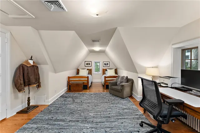 714 Irwin Dr gallery image 13