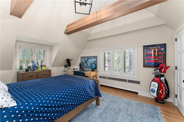 714 Irwin Dr gallery image 22