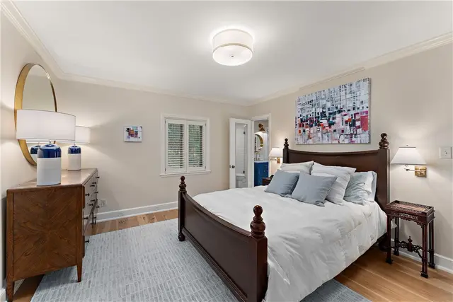 714 Irwin Dr gallery image 37