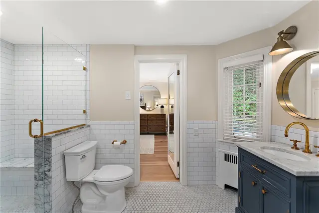 714 Irwin Dr gallery image 39
