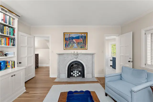714 Irwin Dr gallery image 41
