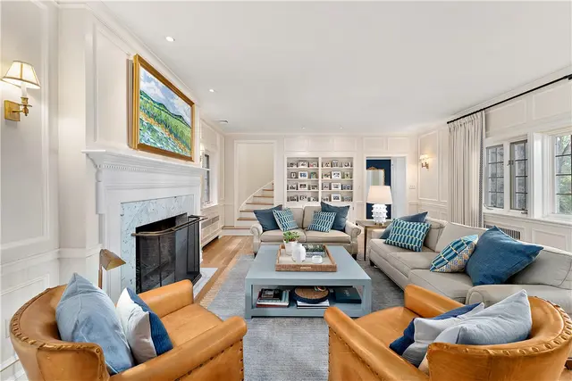 714 Irwin Dr gallery image 42