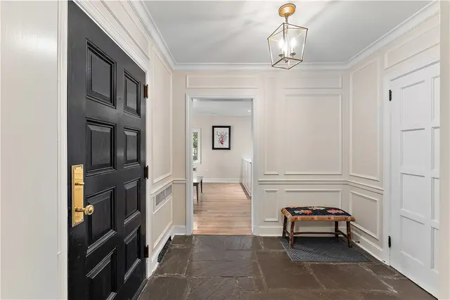 714 Irwin Dr gallery image 47