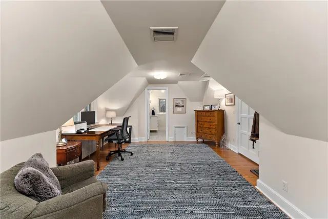 714 Irwin Dr gallery image 49