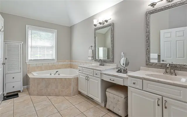 715 Breckland Drive gallery image 3