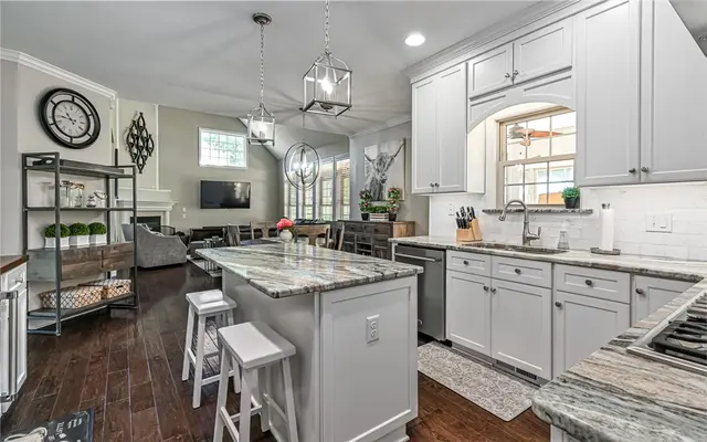 715 Breckland Drive gallery image 7