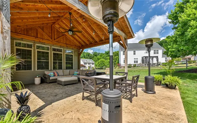 715 Breckland Drive gallery image 11