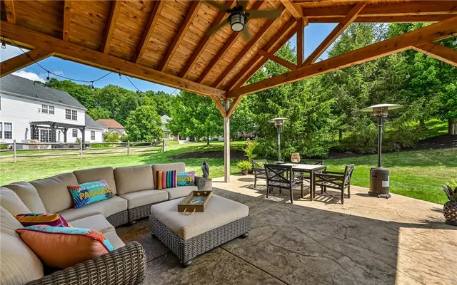 715 Breckland Drive gallery image 14