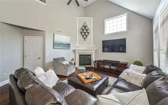 715 Breckland Drive gallery image 28