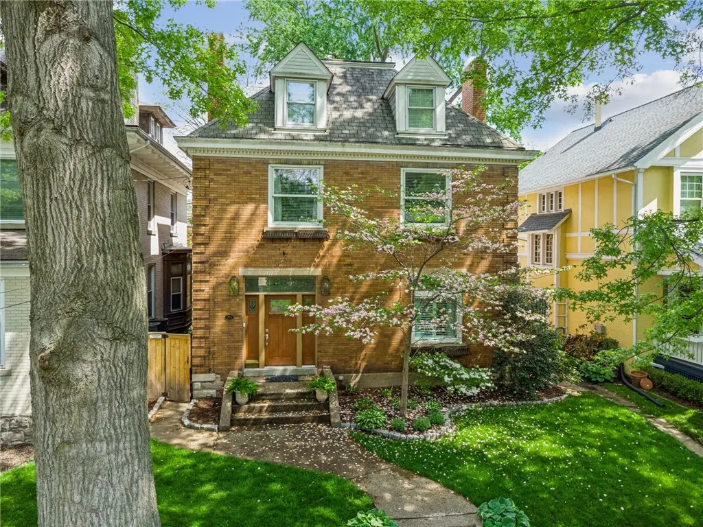 715 Maple Ln