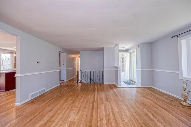 715 MOONSTONE DRIVE gallery image 3