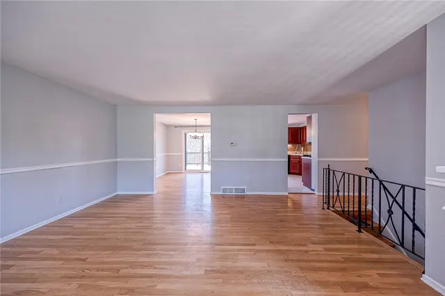715 MOONSTONE DRIVE gallery image 4