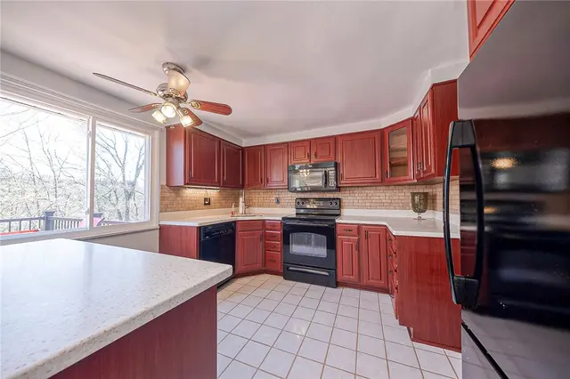 715 MOONSTONE DRIVE gallery image 6