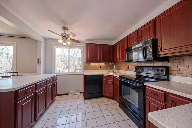 715 MOONSTONE DRIVE gallery image 7