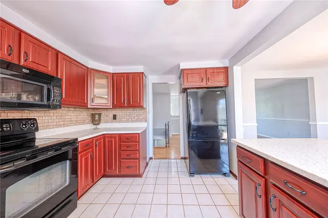 715 MOONSTONE DRIVE gallery image 8