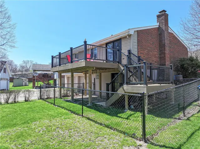 715 MOONSTONE DRIVE gallery image 11