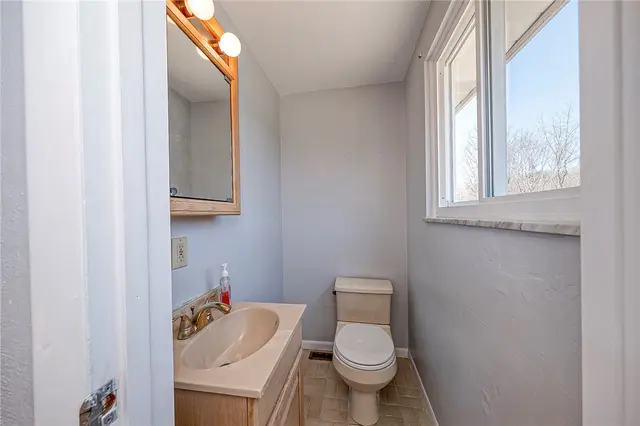 715 MOONSTONE DRIVE gallery image 18
