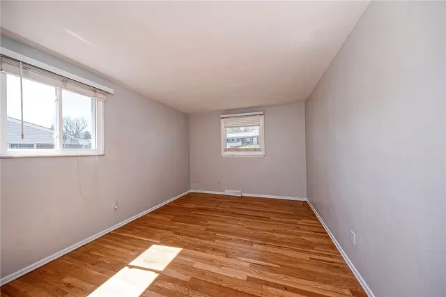 715 MOONSTONE DRIVE gallery image 19