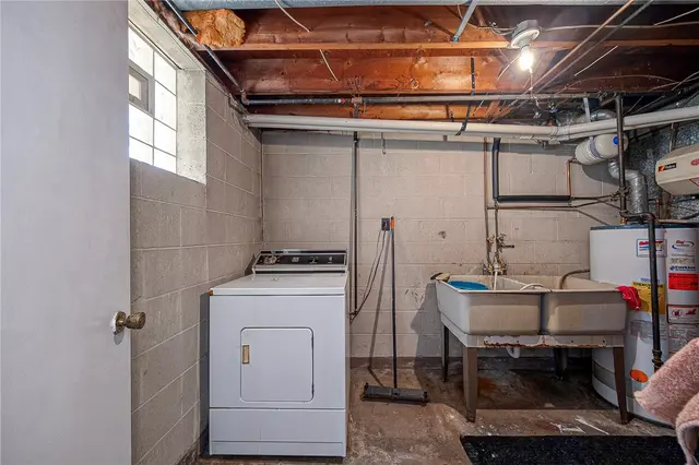 715 MOONSTONE DRIVE gallery image 27
