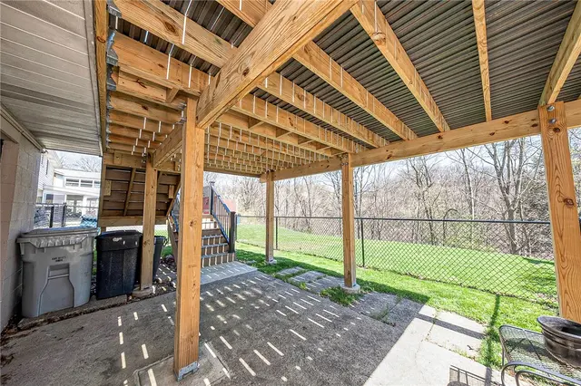 715 MOONSTONE DRIVE gallery image 34