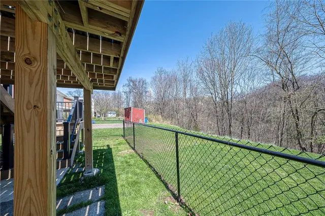 715 MOONSTONE DRIVE gallery image 36