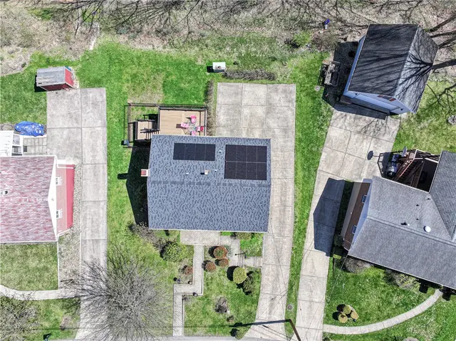 715 MOONSTONE DRIVE gallery image 38