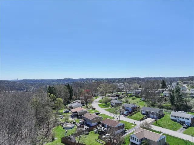 715 MOONSTONE DRIVE gallery image 40