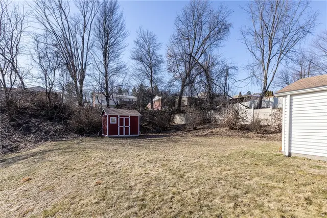 716 Redstone Drive gallery image 28
